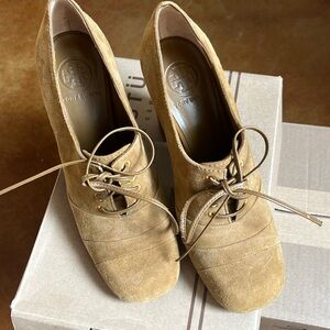 Tory Burch tan cognac suede heels 9 1/2 women’s